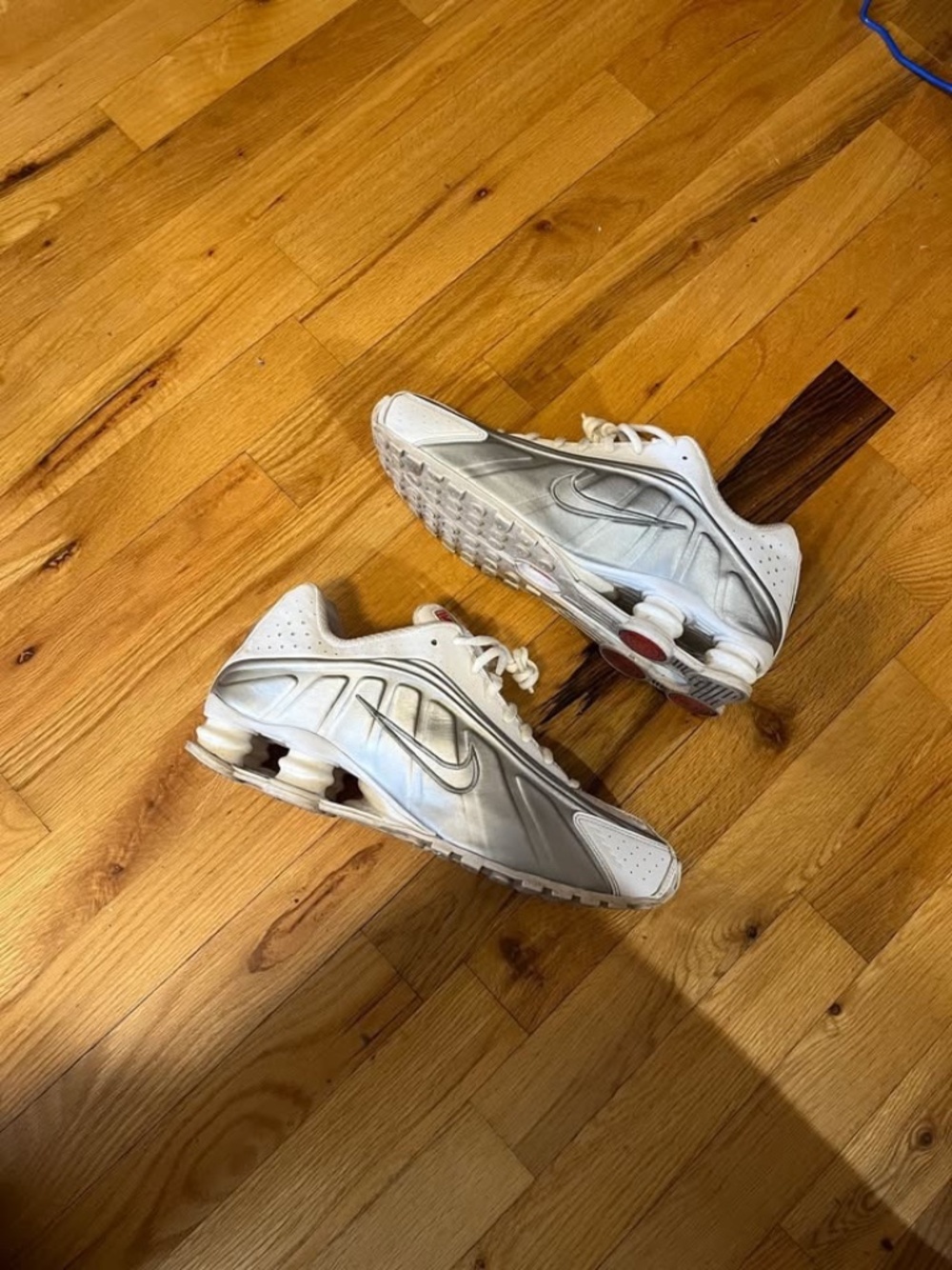 Nike Shox R4 - Picture 2 of 4